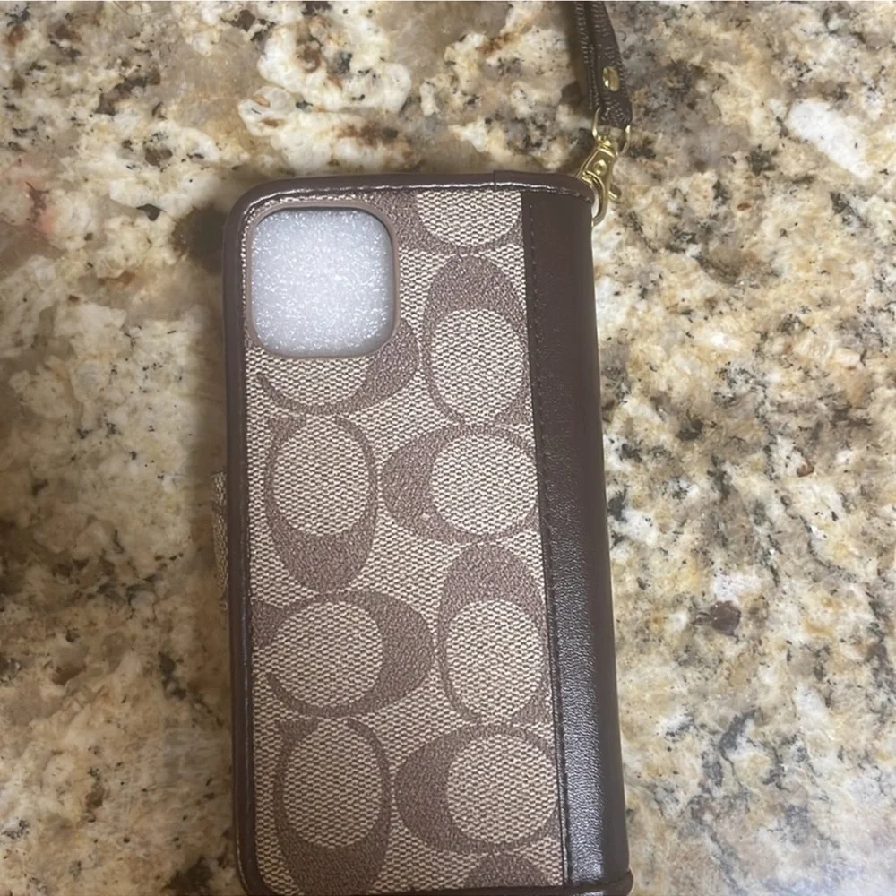 iPhone 12/12 Pro Flip Case Coach - Picture 5 of 8